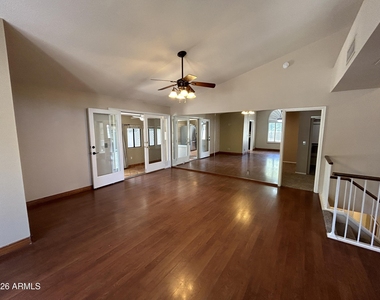 7511 W Kimberly Way - Photo Thumbnail 6