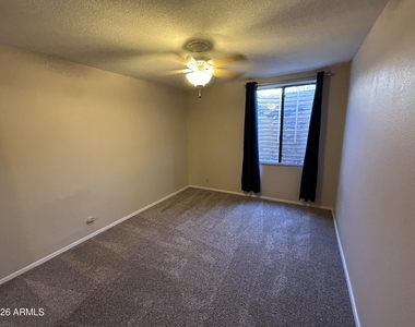 7511 W Kimberly Way - Photo Thumbnail 16