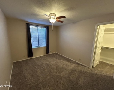 7511 W Kimberly Way - Photo Thumbnail 15
