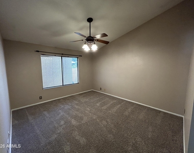 7511 W Kimberly Way - Photo Thumbnail 10