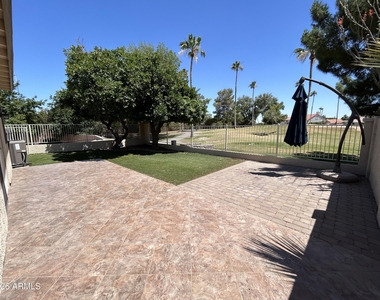 7511 W Kimberly Way - Photo Thumbnail 20