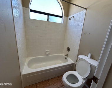 7511 W Kimberly Way - Photo Thumbnail 8