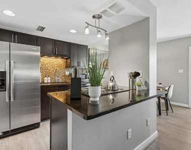 7845 E Valley Vista Drive - Photo Thumbnail 30