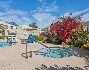 7845 E Valley Vista Drive - Photo Thumbnail 33