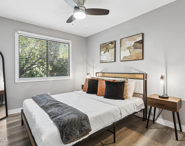 7845 E Valley Vista Drive - Photo Thumbnail 17
