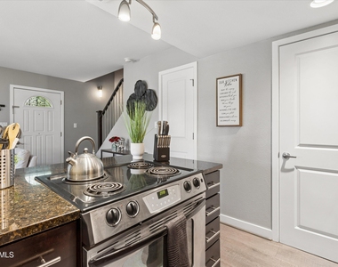 7845 E Valley Vista Drive - Photo Thumbnail 31