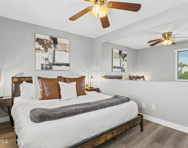 7845 E Valley Vista Drive - Photo Thumbnail 20