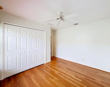 6416 Las Palmas Way - Photo Thumbnail 22