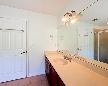 6416 Las Palmas Way - Photo Thumbnail 16