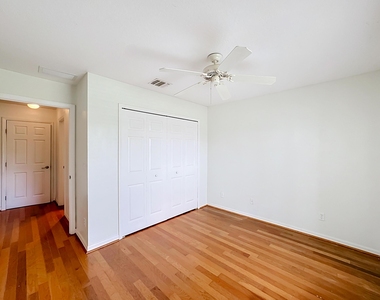 6416 Las Palmas Way - Photo Thumbnail 18
