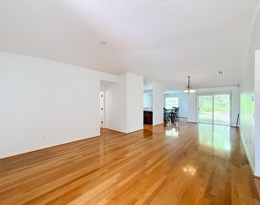 6416 Las Palmas Way - Photo Thumbnail 5