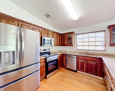 6416 Las Palmas Way - Photo Thumbnail 9