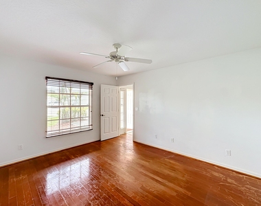 6416 Las Palmas Way - Photo Thumbnail 24