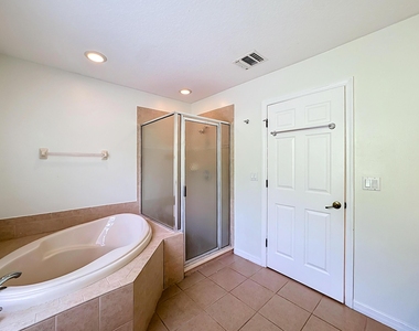 6416 Las Palmas Way - Photo Thumbnail 15