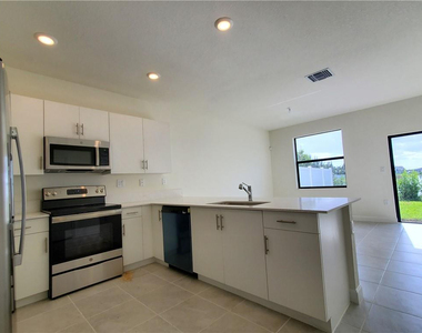 3216 W 114th Terrace - Photo Thumbnail 6