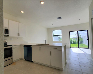 3216 W 114th Terrace - Photo Thumbnail 5