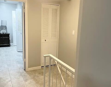 1115 E Fremont Drive - Photo Thumbnail 11