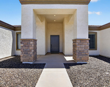 5317 E Lonesome Dove Trail - Photo Thumbnail 12