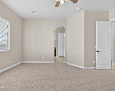 5317 E Lonesome Dove Trail - Photo Thumbnail 32