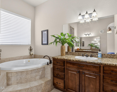 5317 E Lonesome Dove Trail - Photo Thumbnail 37