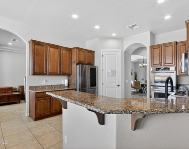5317 E Lonesome Dove Trail - Photo Thumbnail 13