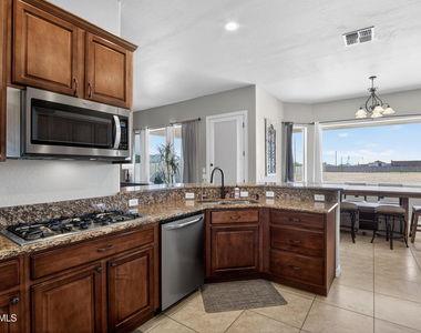 5317 E Lonesome Dove Trail - Photo Thumbnail 19