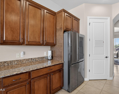 5317 E Lonesome Dove Trail - Photo Thumbnail 15