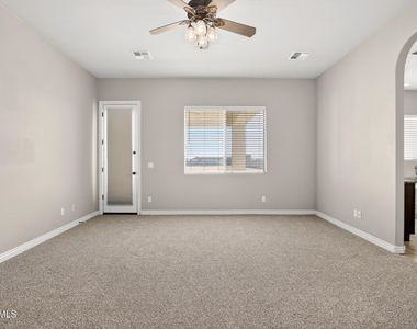 5317 E Lonesome Dove Trail - Photo Thumbnail 30