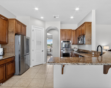 5317 E Lonesome Dove Trail - Photo Thumbnail 2