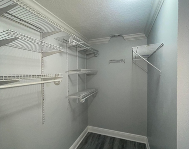 3427 Nw 47th Avenue - Photo Thumbnail 22