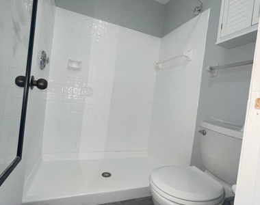 3427 Nw 47th Avenue - Photo Thumbnail 20
