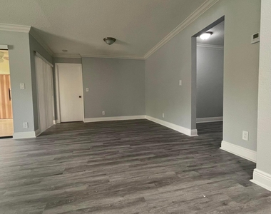 3427 Nw 47th Avenue - Photo Thumbnail 10