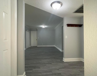 3427 Nw 47th Avenue - Photo Thumbnail 26