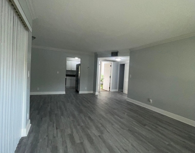 3427 Nw 47th Avenue - Photo Thumbnail 24