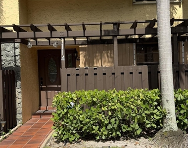 1114 Nw 79th Drive - Photo Thumbnail 16