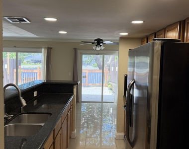1114 Nw 79th Drive - Photo Thumbnail 2