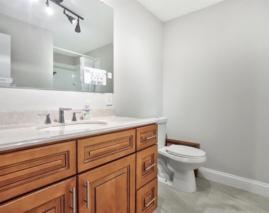 1169 Nw 13th Street - Photo Thumbnail 4