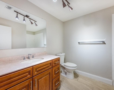 1169 Nw 13th Street - Photo Thumbnail 8