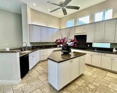 645 Atlantis Estates Way - Photo Thumbnail 17