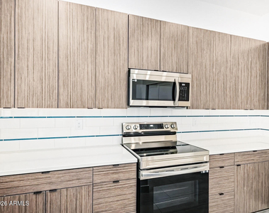 3107 N 39th Street - Photo Thumbnail 8