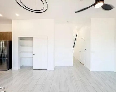 3107 N 39th Street - Photo Thumbnail 5
