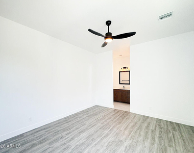 3107 N 39th Street - Photo Thumbnail 11