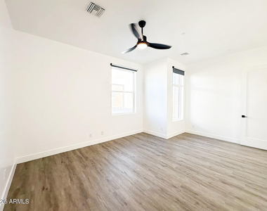 3107 N 39th Street - Photo Thumbnail 6