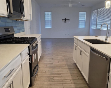 12518 W Cassia Trail - Photo Thumbnail 8