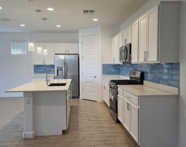 12518 W Cassia Trail - Photo Thumbnail 7