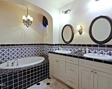 20704 N 90th Place - Photo Thumbnail 12