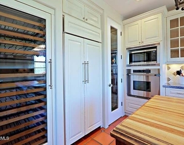 20704 N 90th Place - Photo Thumbnail 4