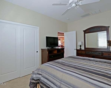 20704 N 90th Place - Photo Thumbnail 9