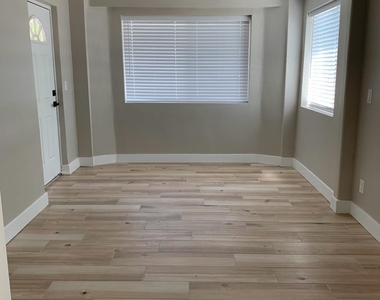 3415 E Sheridan Street - Photo Thumbnail 11