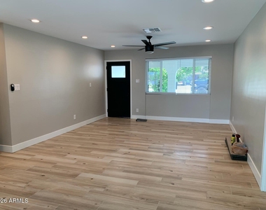 3415 E Sheridan Street - Photo Thumbnail 15